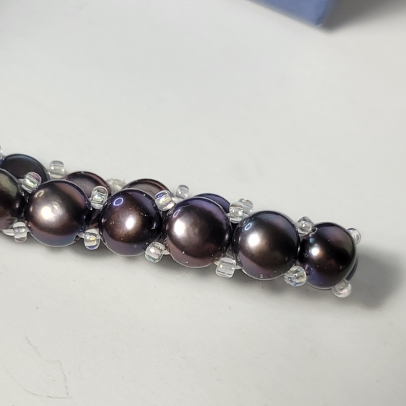 New metallic pearl necklaces, bracelet and earrings set in box - Picture 7 of 10